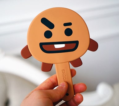 BT21-SHOOKY-HANDHELD-MIRROR